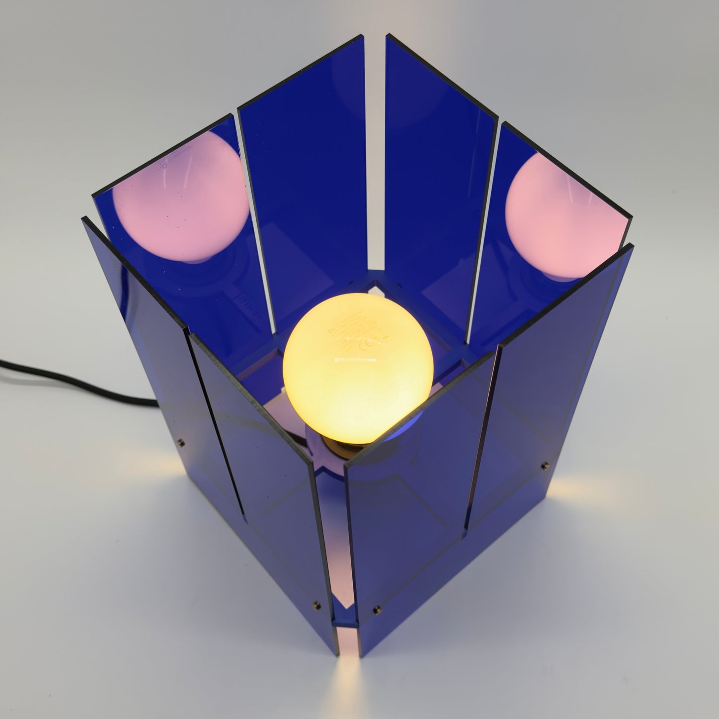 L’Éclipse — Création lumineuse, entre matière et lumière