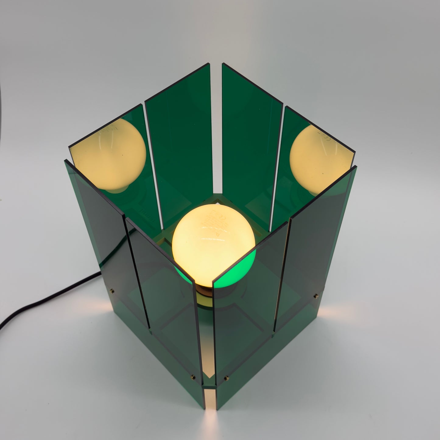 L’Éclipse — Création lumineuse, entre matière et lumière